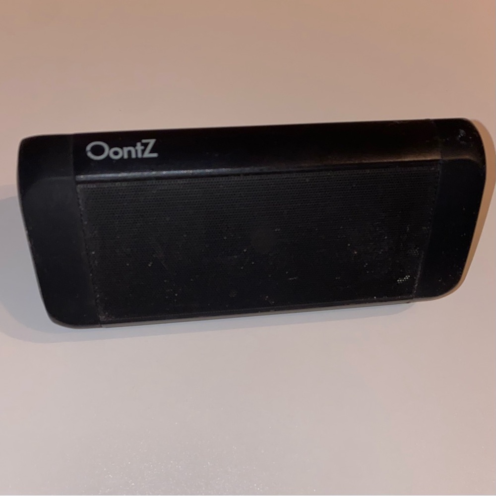 Black Portable Bluetooth Speaker
